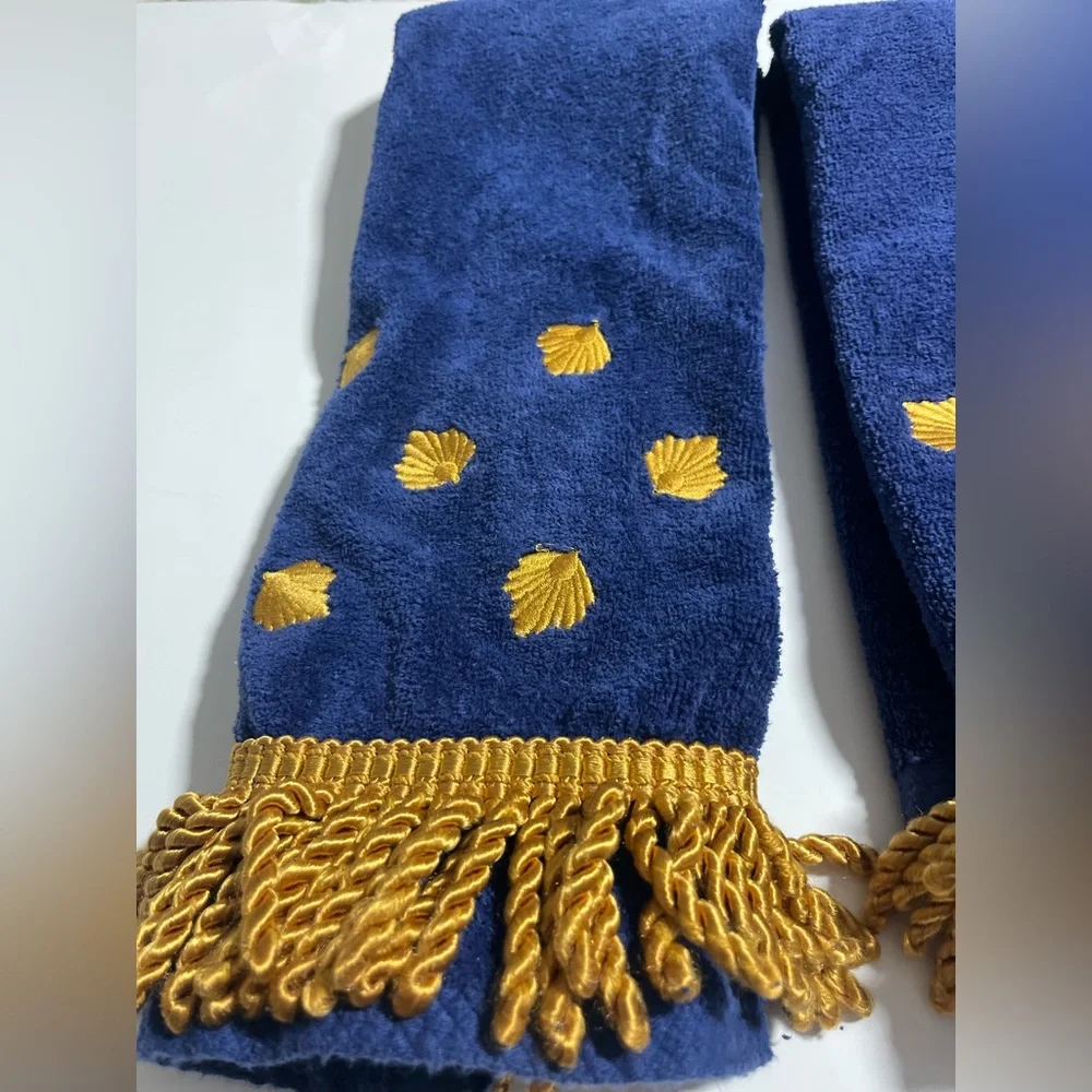 Made In The Usa Navy Shell Beach House Decor WOOVEN Bowling Hand Towel Set Of 2